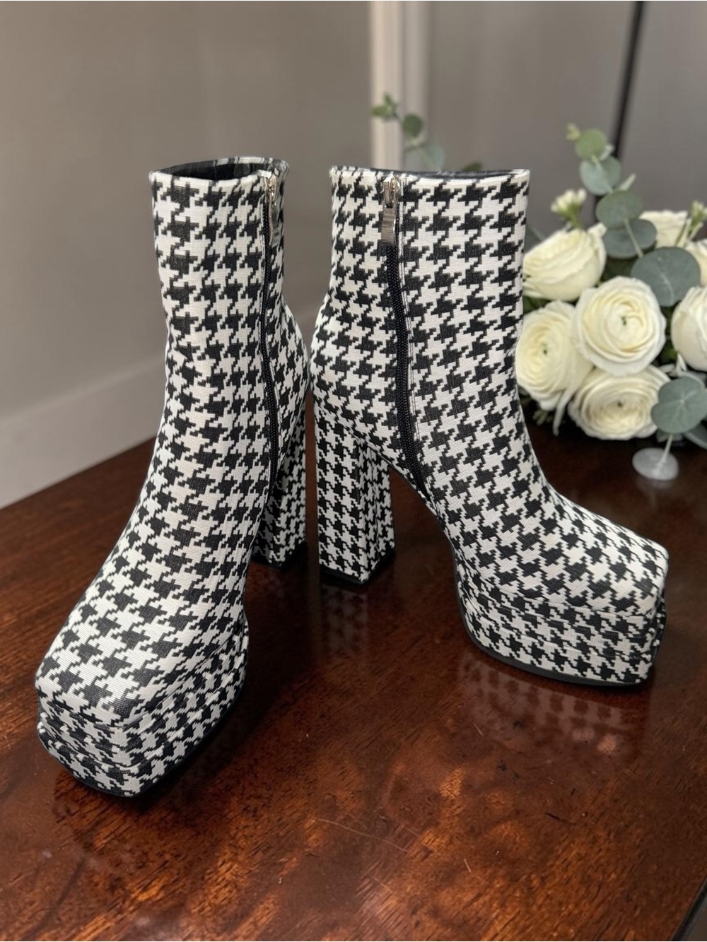 Azalea Wang Houndstooth Platform Ankle Boots Size 8 Statement Heels